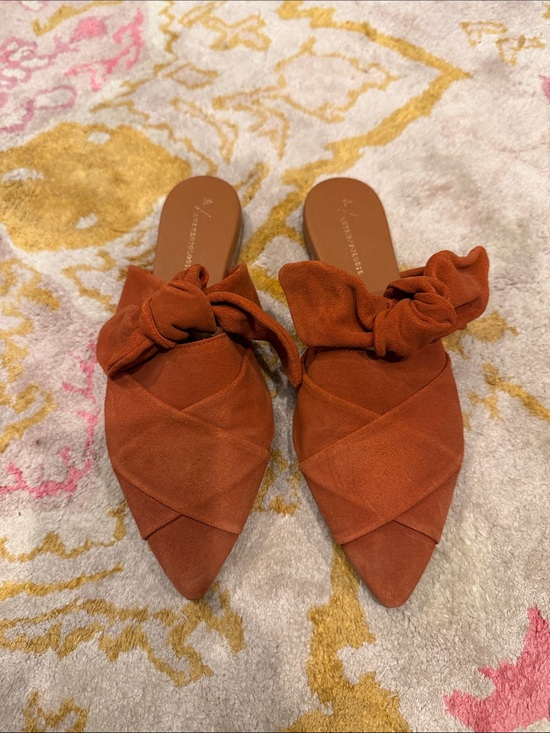 Anthropologie Shoes - Anthropologie Rust Pointed Knot Mules